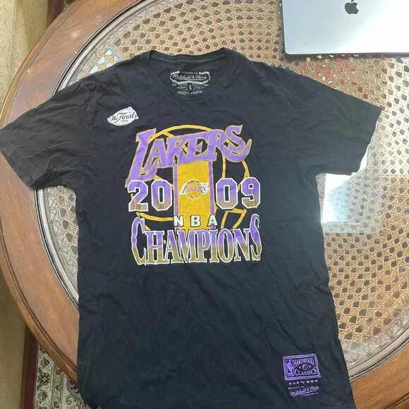 Mitchell and Ness Lakers Shirt - Picture 2 of 2